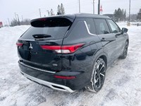 2023 Mitsubishi Outlander LE Premium S-AWC