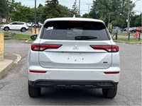 2024 Mitsubishi Outlander ES S-AWC