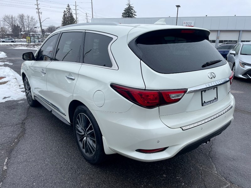 2017 INFINITI QX60 AWD 4dr