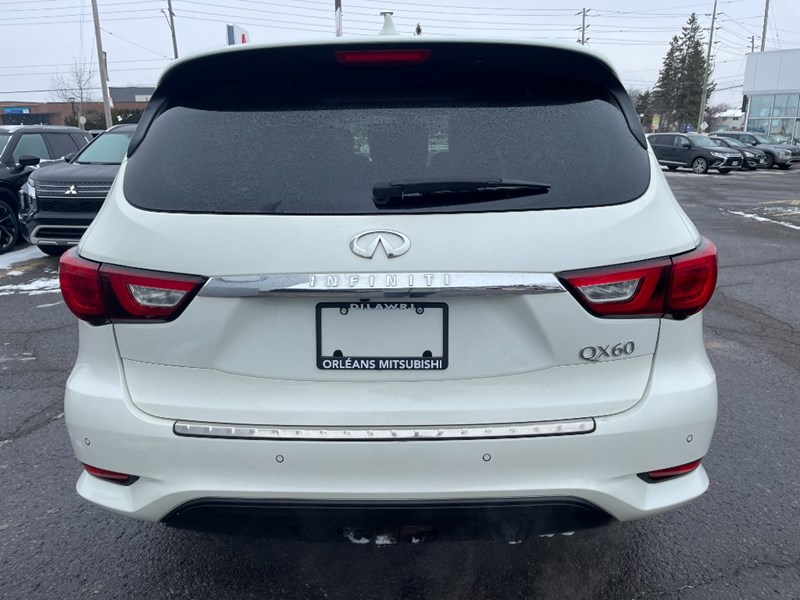 2017 INFINITI QX60 AWD 4dr