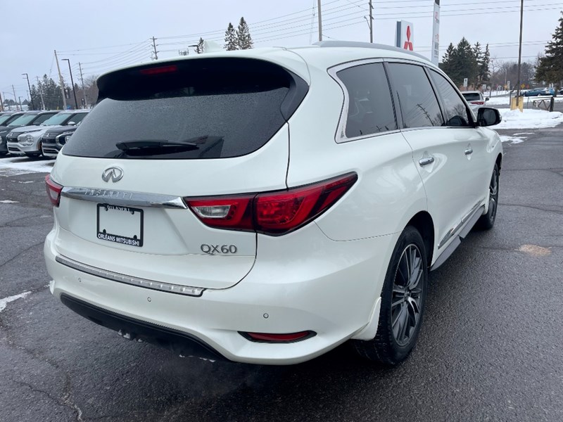 2017 INFINITI QX60 AWD 4dr