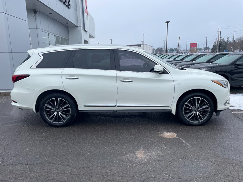 2017 INFINITI QX60 AWD 4dr