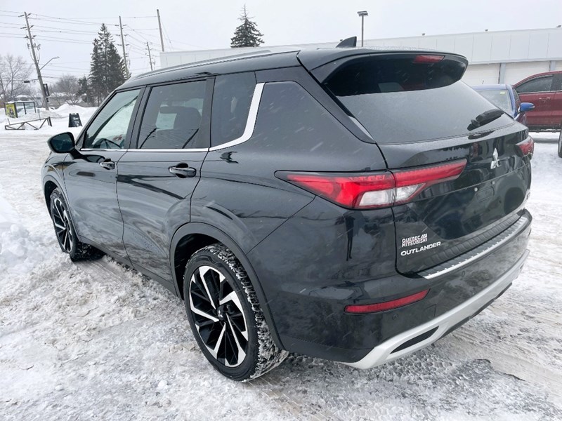 2023 Mitsubishi Outlander LE Premium S-AWC