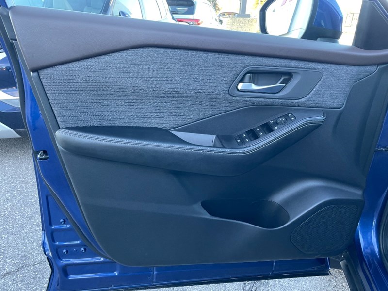 2023 Nissan Rogue AWD SV Moonroof