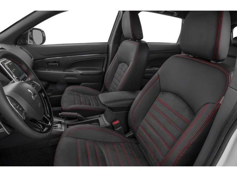 2022 Mitsubishi RVR LE AWC Interior Shot 4